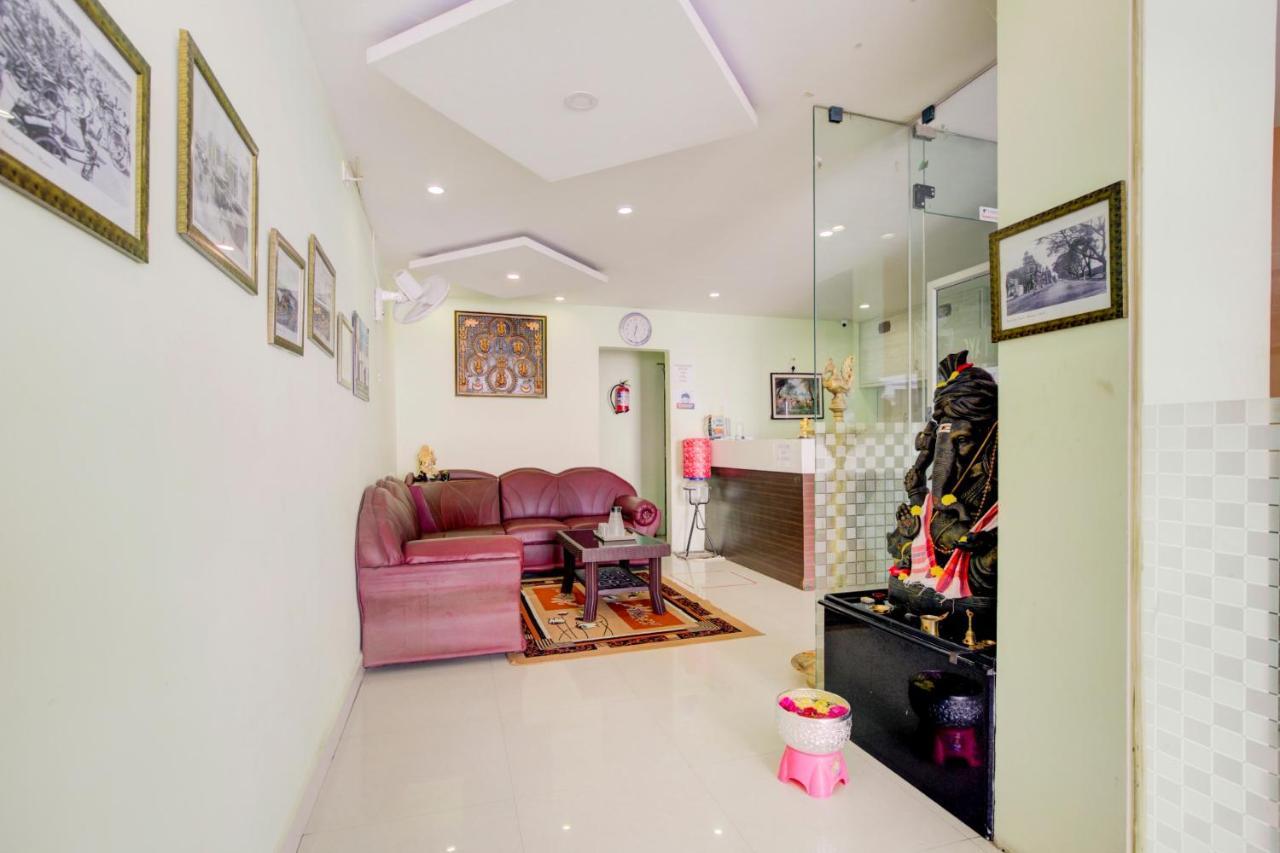 Oyo Flagship Amutha Residency Hotel Madrás Exterior foto