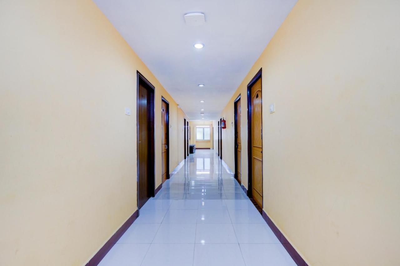 Oyo Flagship Amutha Residency Hotel Madrás Exterior foto