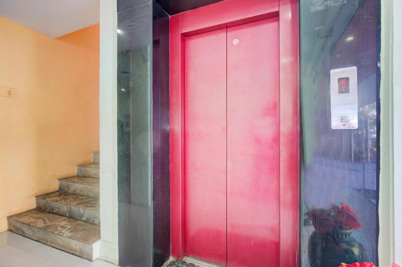 Oyo Flagship Amutha Residency Hotel Madrás Exterior foto