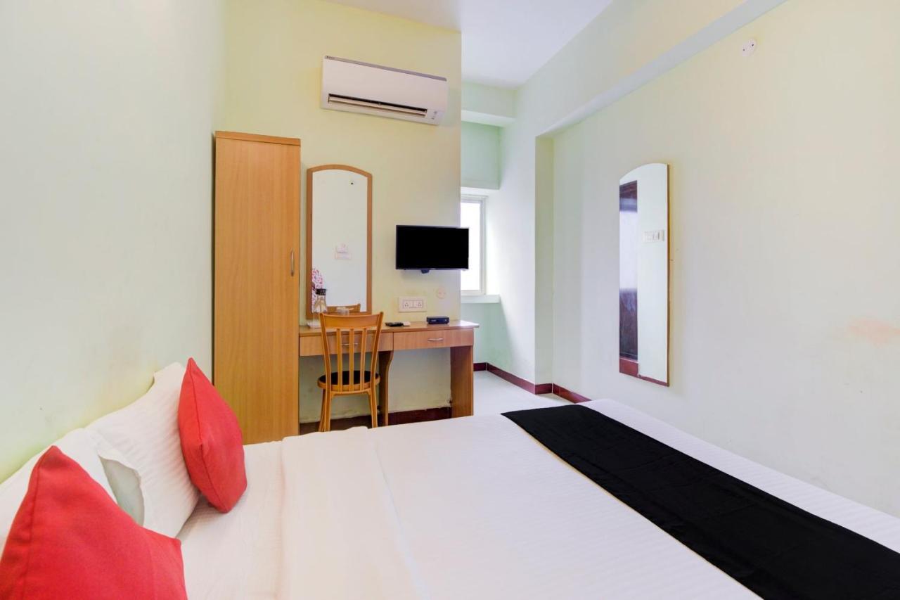 Oyo Flagship Amutha Residency Hotel Madrás Exterior foto