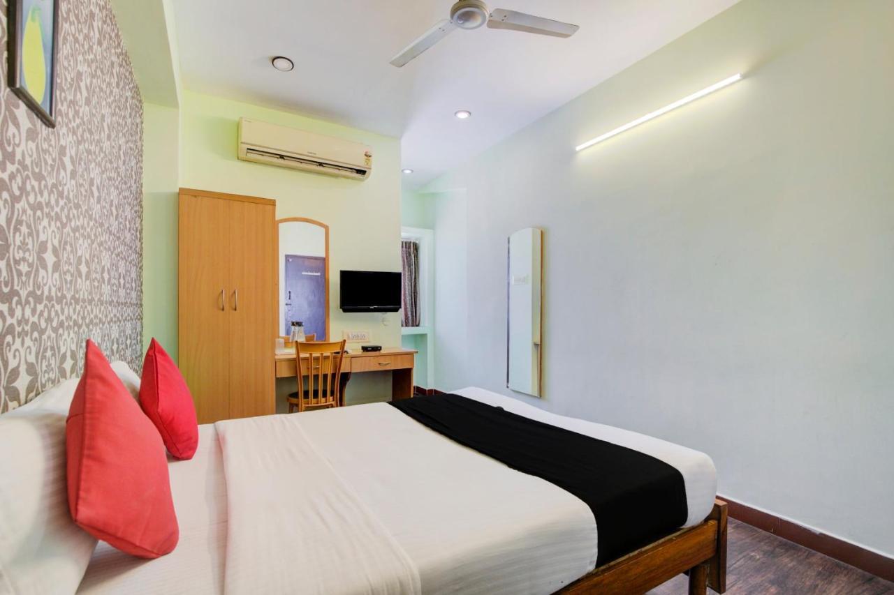 Oyo Flagship Amutha Residency Hotel Madrás Exterior foto