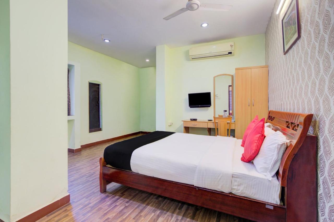 Oyo Flagship Amutha Residency Hotel Madrás Exterior foto