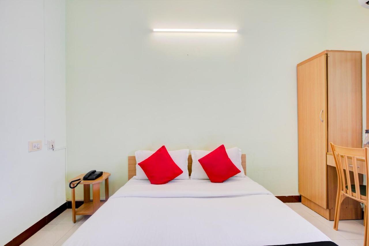 Oyo Flagship Amutha Residency Hotel Madrás Exterior foto