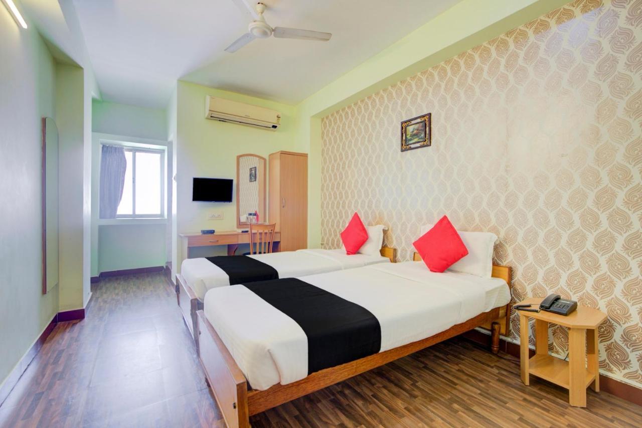 Oyo Flagship Amutha Residency Hotel Madrás Exterior foto