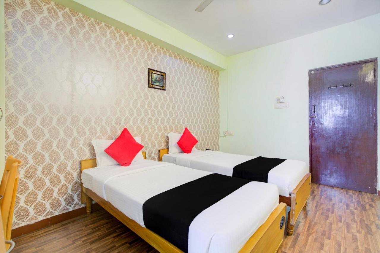 Oyo Flagship Amutha Residency Hotel Madrás Exterior foto