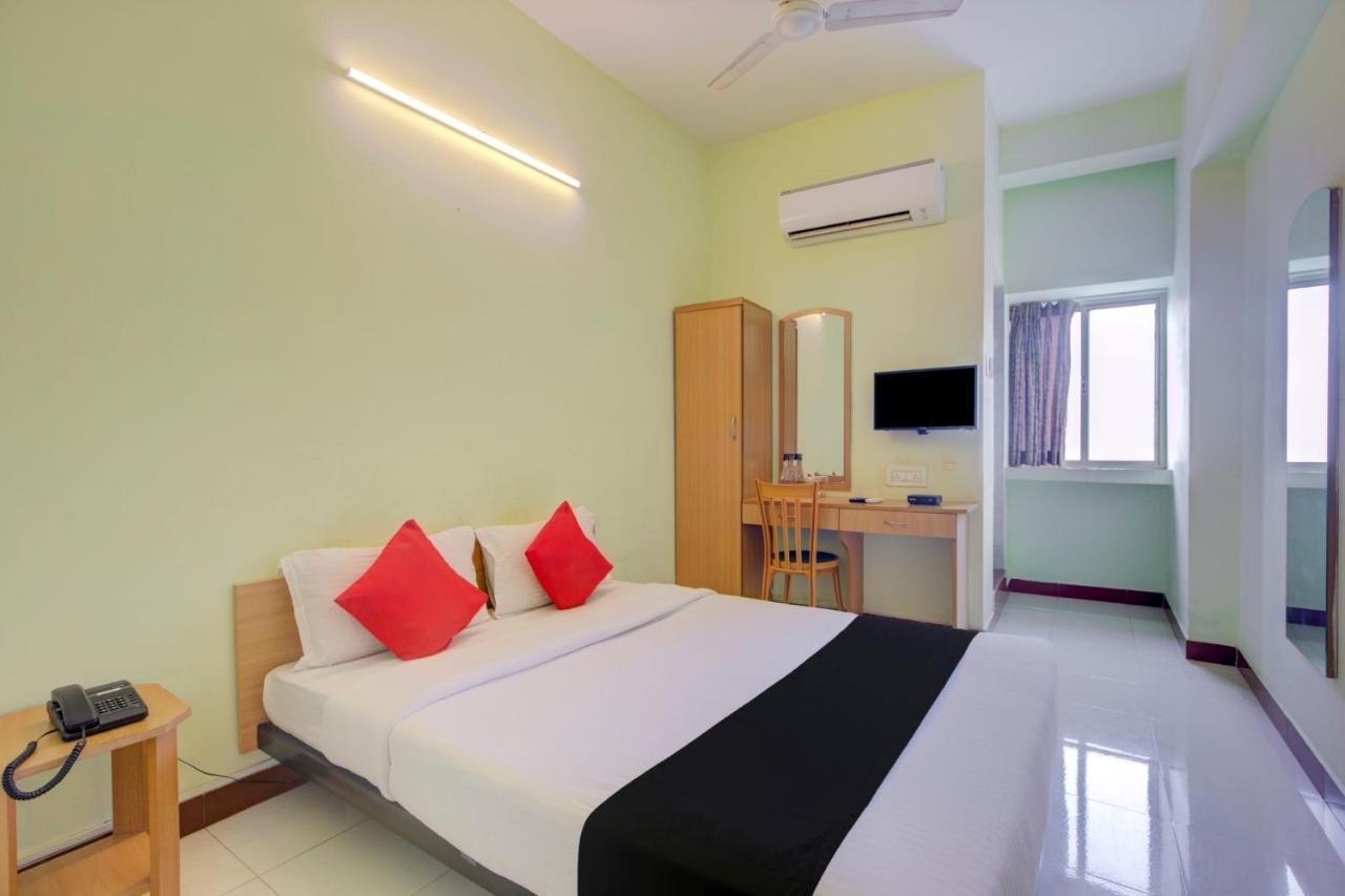 Oyo Flagship Amutha Residency Hotel Madrás Exterior foto